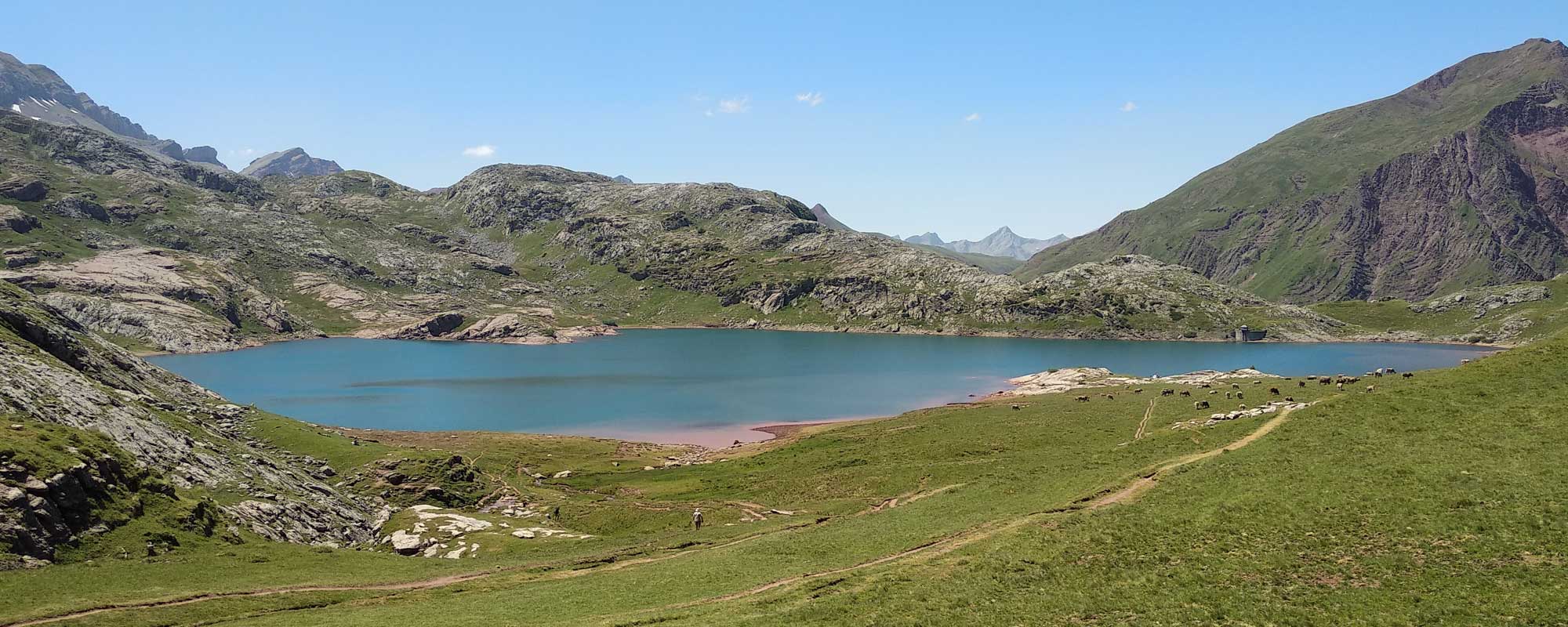 Excursión guiada al ibón de estanes en Pirineos